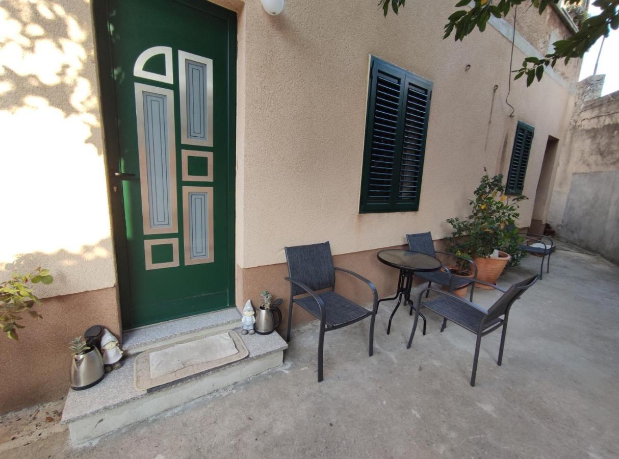 Apartment Tona شيبينيك المظهر الخارجي الصورة