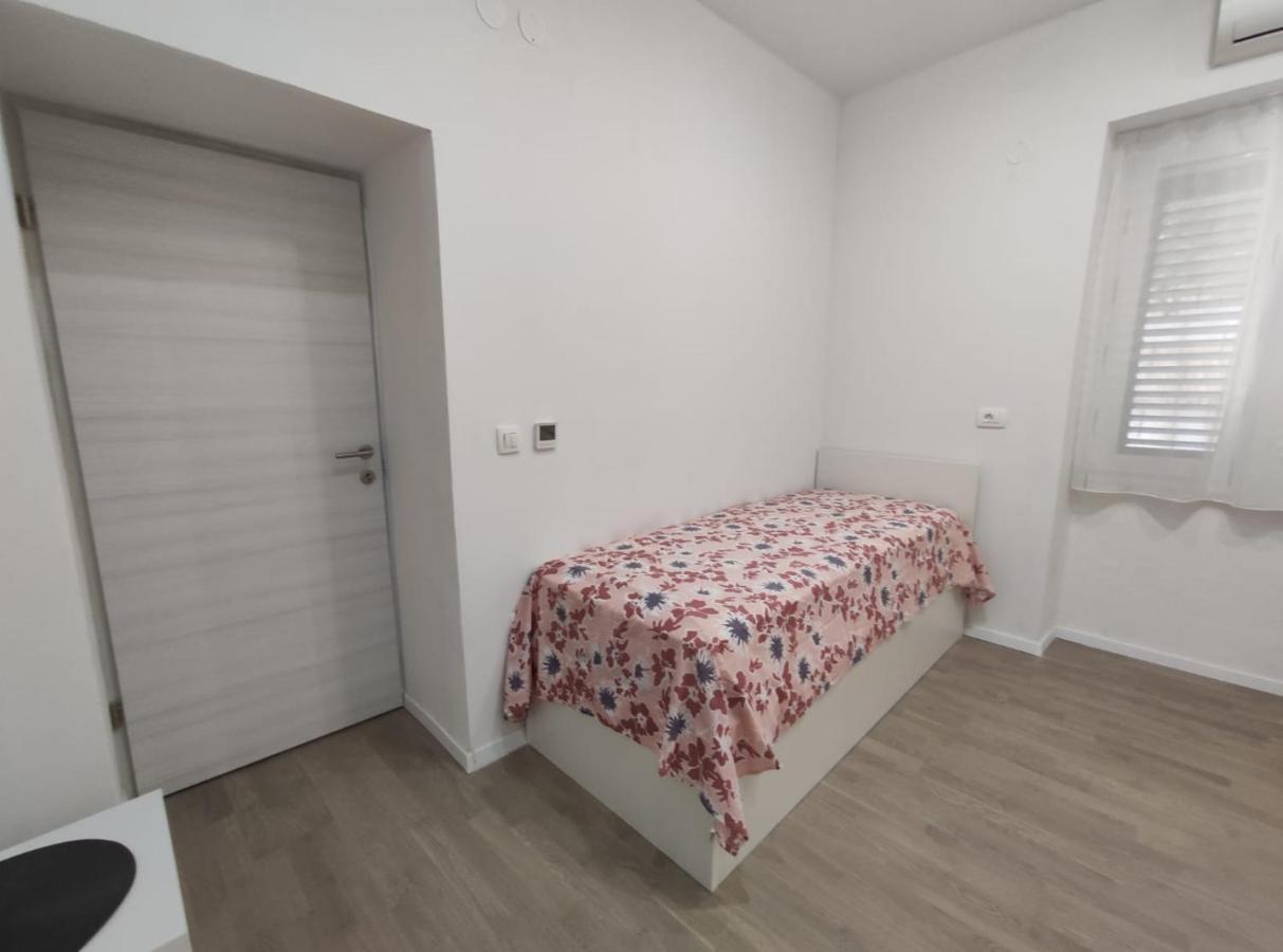 Apartment Tona شيبينيك المظهر الخارجي الصورة